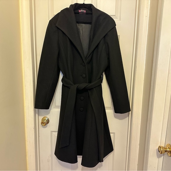 STARLET SWING COAT IN BLACK - VIXEN BY MICHELINE PITT PRELOVED - Picture 3 of 10